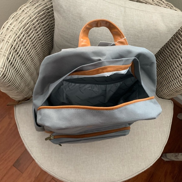 NWT 🍀 Lucky Brand: Gray Canvas, Brown Faux Leather, 18x12x5.5 inches, Zips Logo - Picture 6 of 12